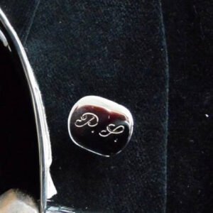 Incisione sul bottone